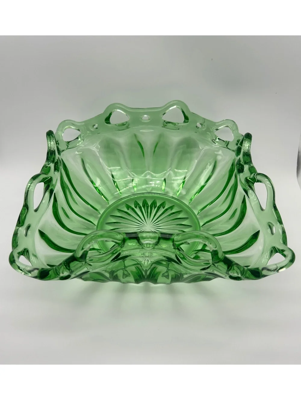 Fostoria Green Uranium Colonial Prism Square Centerpiece Bowl